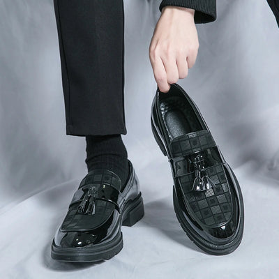 Fashion Brand Spring Tassel Patent Leather Glossy Men's Leather Shoes Business Dress Shoes New Comfortable Groom Wedding Shoes