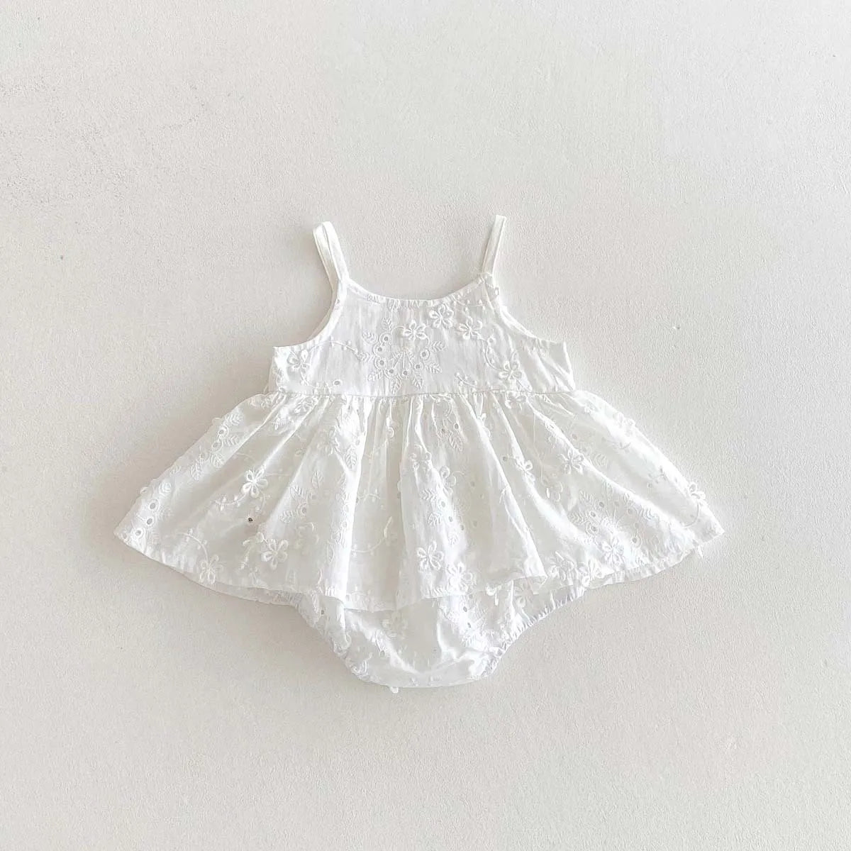 White Embroidered Suspender Bag for Baby Girl, Summer Baby Jumpsuit, Sleeveless Newborn Full Moon Princess Dress