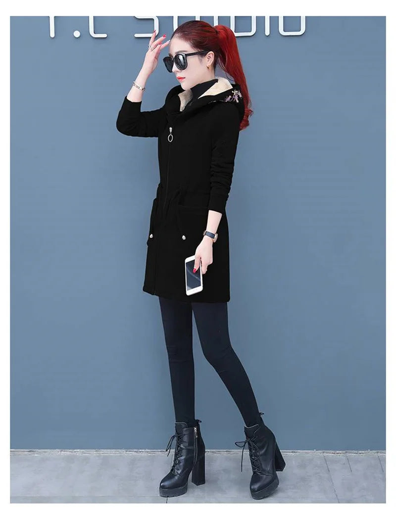 Plus Velvet Thicken Lamb Plush Coat Female 2024 New Autumn And Winter Parka Lace-Up Of Hooded Loose Long Trench Coat Embroid LA