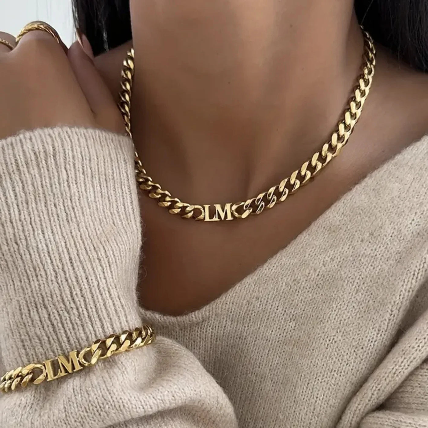 Y2K Gold Letter Necklace Minimalist Dainty Chain Jewelry for Women Trendy Everyday Wear Birthday Gift for Her Clavicle Accessory