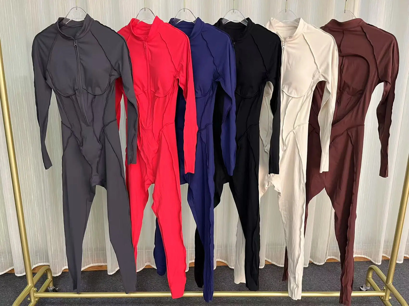 2025 Women's One-piece Yoga Jumpsuit leggings Zipper Nylon Long-sleeved Sexy Backless Slim Fit Sports Outfit with chest pad