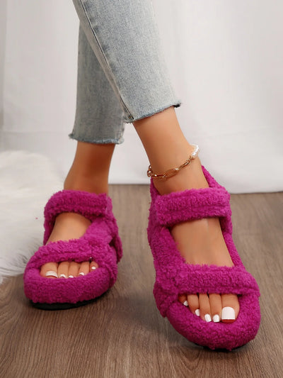 Lightweight Comfortable Sandals Woman Winter Warm Plush Sandals Ladies Brand Design Thick Sole Teddy Fur Outdoor Slipper Shoes