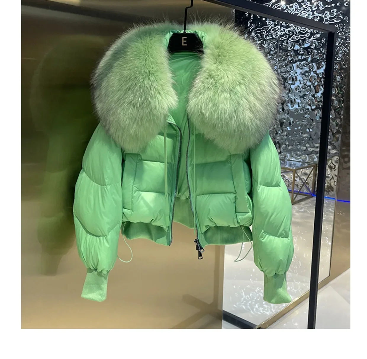 Fashionable Women's Winter Down Jacket Cropped Fox Fur Collar High End 90% White Duck Feather Coat Thick Long Sleeves