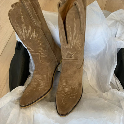 Women Western Boots  Autumn Winter Embroidery Flower Women Ankle Boot Fashion Women Shoes Pointed Toe Cowboy New Retro Botas