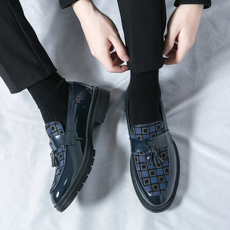 Fashion Brand Spring Tassel Patent Leather Glossy Men's Leather Shoes Business Dress Shoes New Comfortable Groom Wedding Shoes