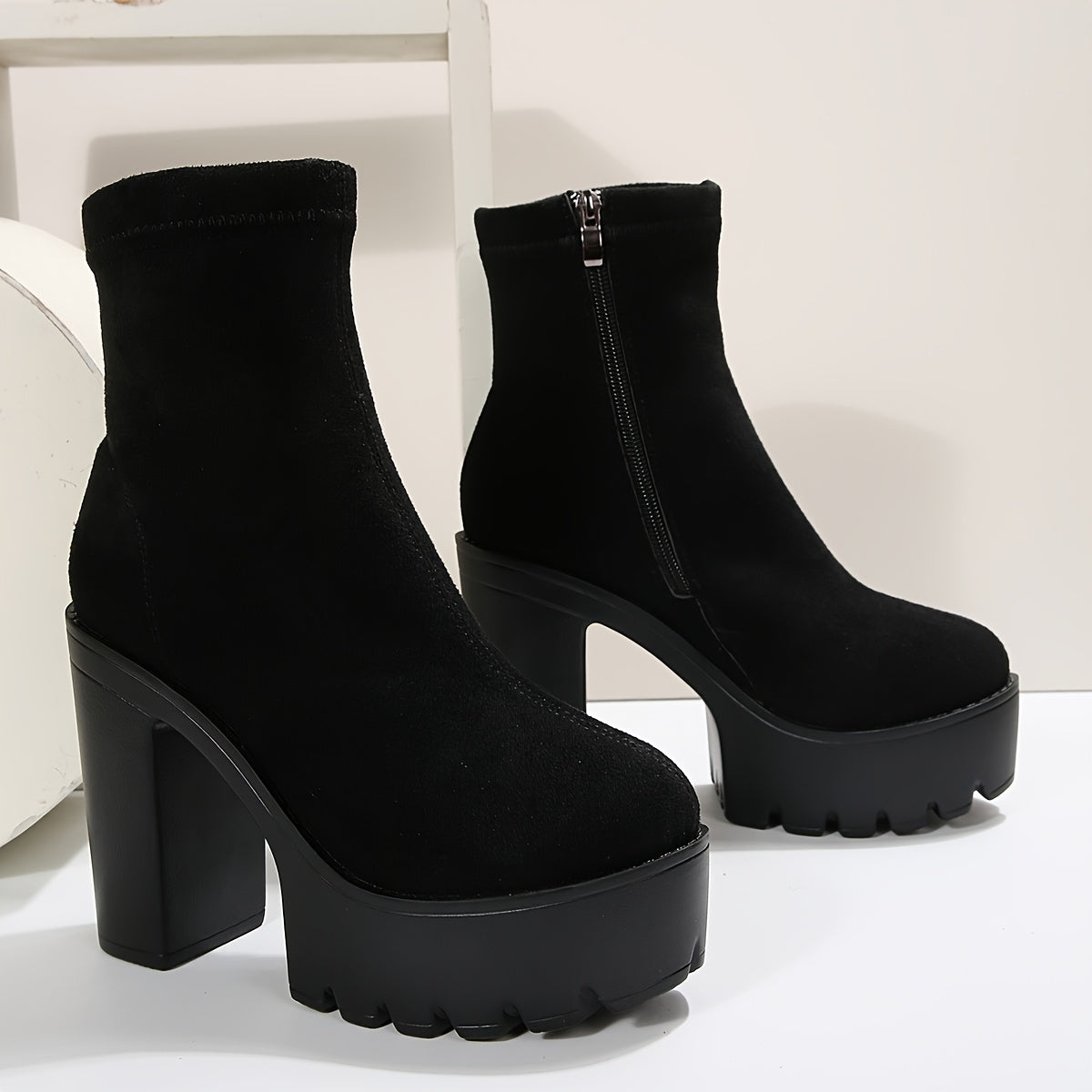 New Autumn Chunky-Heeled Ankle Boots, Lightweight And Versatile, with Ultra-High Platform Heels.