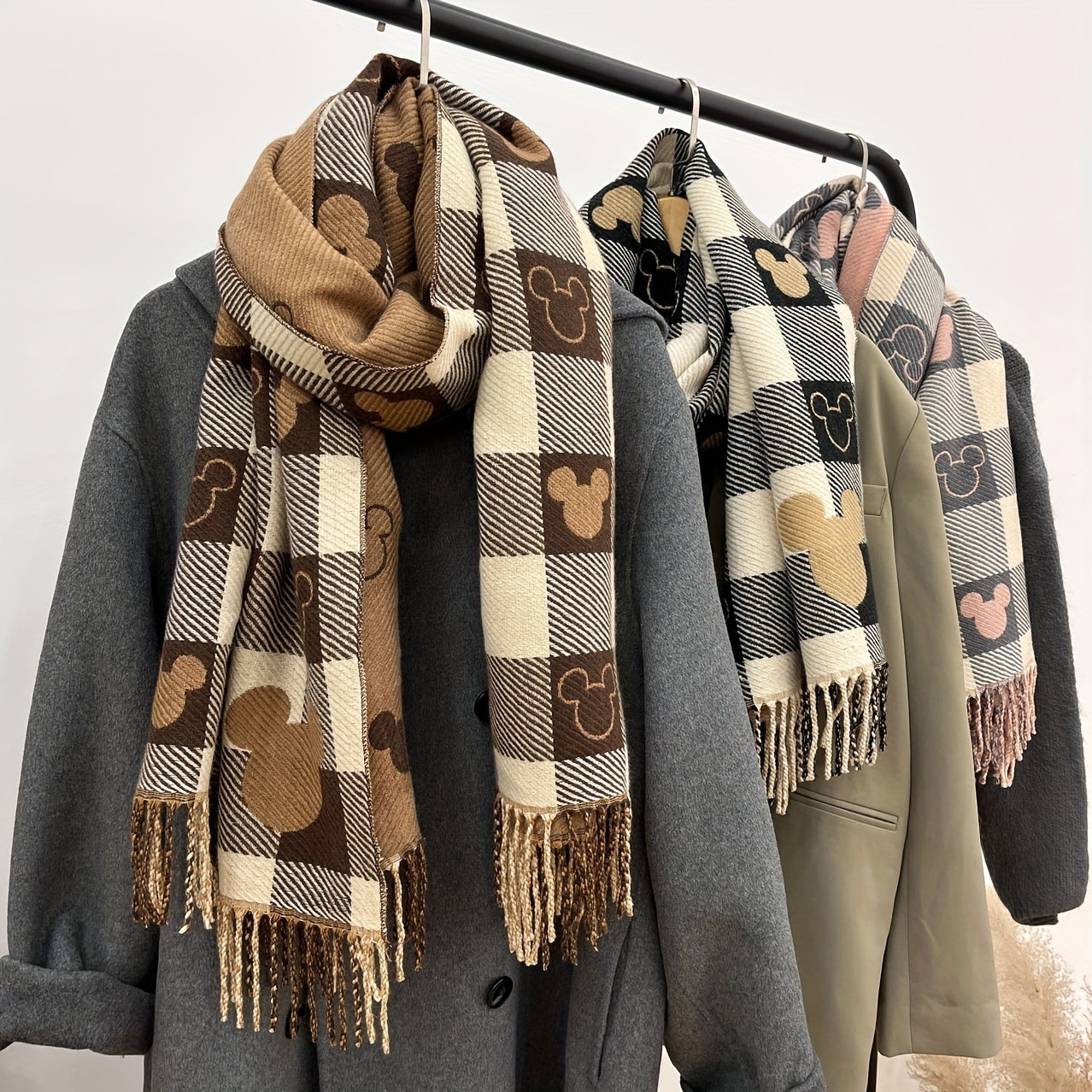 1pc Elegant Polyester Scarf for Women - Double-Sided Heart Check Pattern, Korean Tassel, Warm Shawl, Thick Versatile Wrap, Windproof, Decorative, Non-Elastic, Jacquard and Printed Design, Suitable for Mature Occasions