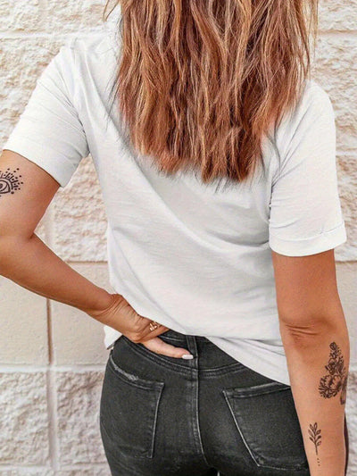 Women's Casual Short Sleeve T-Shirt with Two Otters & "Keep Loving" Graphic - White with Blue Water Ripple Design, Medium Stretch Round Neck Top for Spring Summer Fall, Machine Washable, Ladies T Shirts, Everyday Clothing, Re