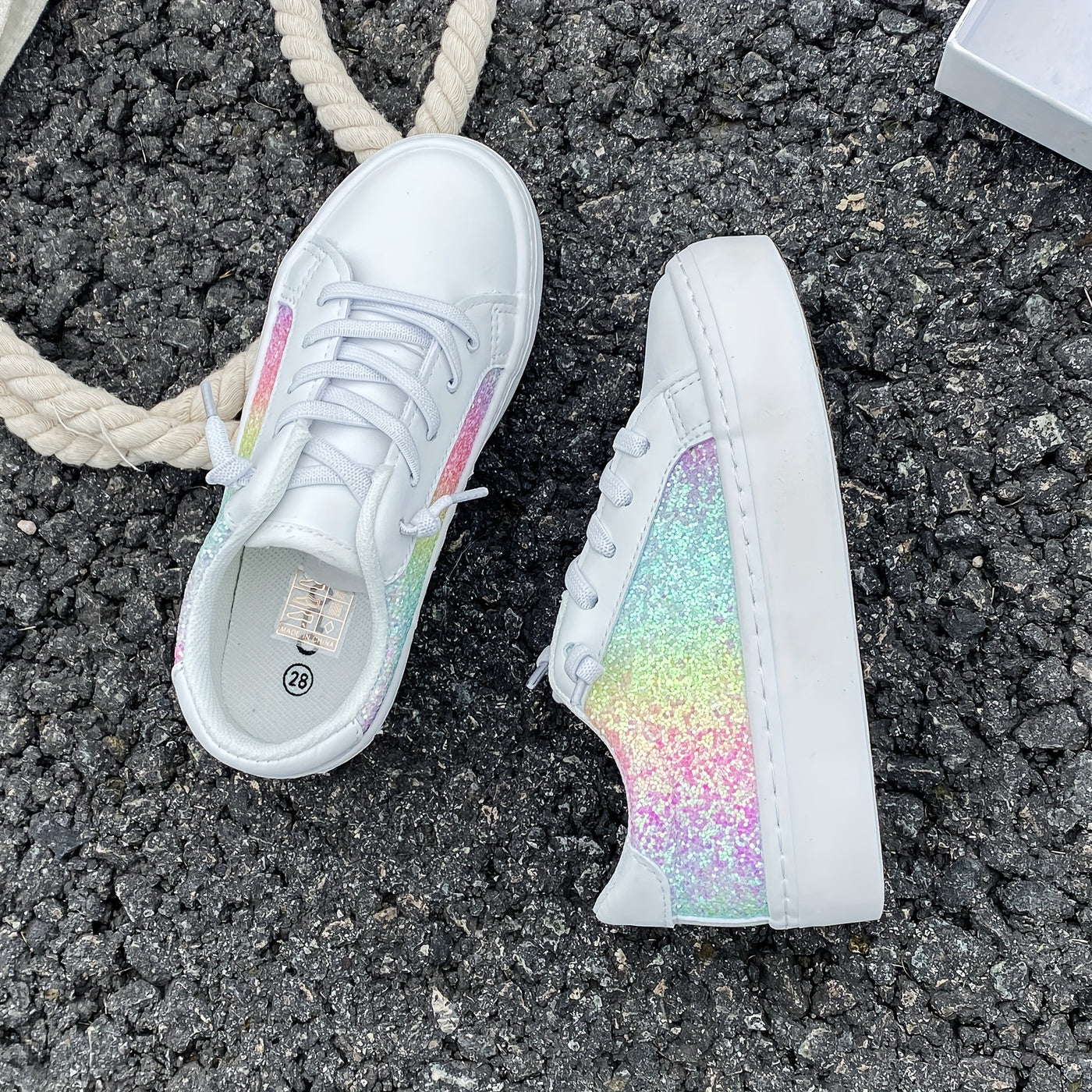 Different Shoe Sizes Have Different Numbers Of Eyelets. White Canvas Shoes For Babies, Mid-top Sneakers, Children's Canvas Shoes, Korean Version Of Simple Boys' And Girls' Shoes, Fashionable Low-top Casual Lace-up Track Shoes