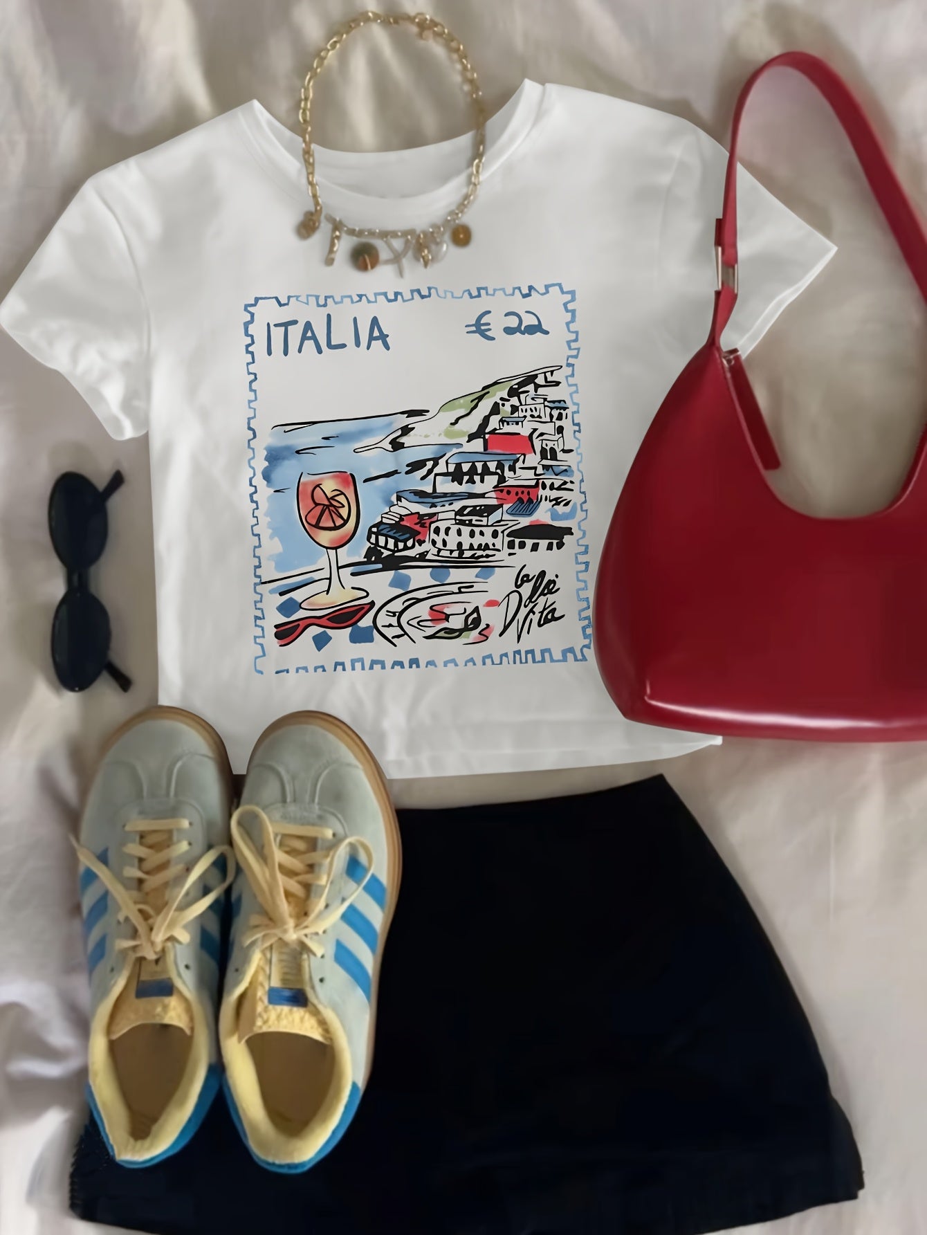 1pc Women's Y2K Graphic Print Crop Top - Italy Coastal Landscape & Letter Design, Slim Fit Round Neck Short Sleeve Tee, Machine Washable Summer Casual Top, Travel Clothing, Knotted Hem Style, Medium Elasticity