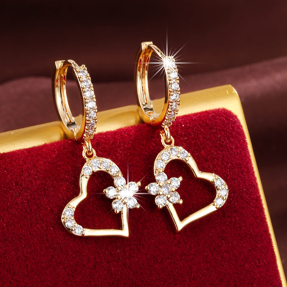 A Pair Of Delicate Korean-style Fashionable, Niche, Cute Heart-shaped Earrings, Versatile Ear Accessories.