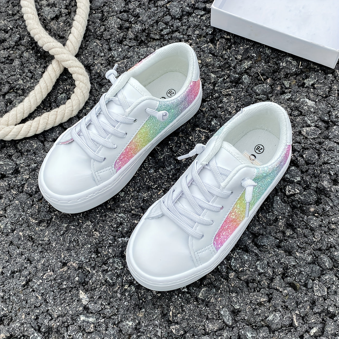 Different Shoe Sizes Have Different Numbers Of Eyelets. White Canvas Shoes For Babies, Mid-top Sneakers, Children's Canvas Shoes, Korean Version Of Simple Boys' And Girls' Shoes, Fashionable Low-top Casual Lace-up Track Shoes