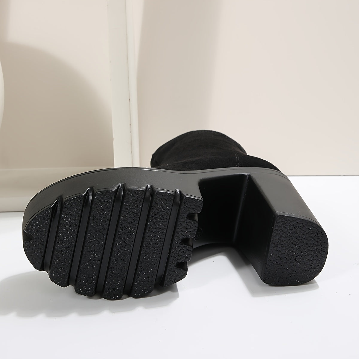 New Autumn Chunky-Heeled Ankle Boots, Lightweight And Versatile, with Ultra-High Platform Heels.