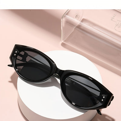1 Pair of 2025 Fashion Cat-Eye Glasses for Women High-End Korean Slim Black Glasses Anti- Sun Visor
